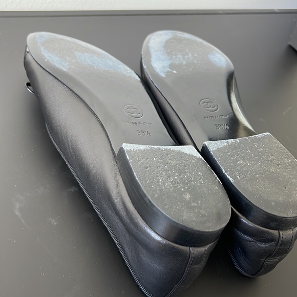 CHANEL Classic Ballet Pumps- Lambskin and Patent Toe - Picture 11 of 13